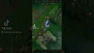 Zeri trying to run away but... #leagueoflegends #gaming #yone #shorts #gameplay #chase #running