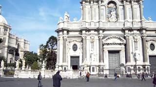 Piazza Duomo a Catania (HD)