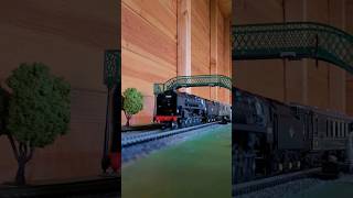 Bachmann 9F pulling Charter Service around the layout | Blockbuster | #train #modeltrains