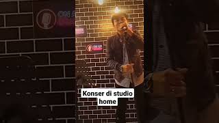 Konser di studio home