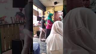 Rosul Menyuruh kita Mencintai Anak Yatim