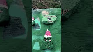 Grinch rocks for Christmas #christmas #acapella #Grinch # painted rocks