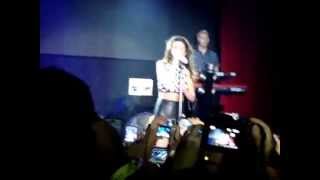 Love Will remember - Selena Gomez | Live - Milan (16/09/2013)