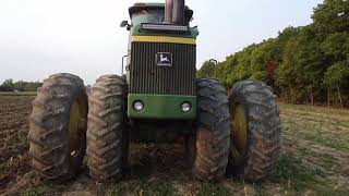 John Deere 8430 4WD Fall Chisel Plowing