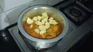 Easy chicken curry with potatoes..