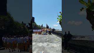 After morning ceremony Galungan #street #beautiful #bali #traditional #galunganlankuningan #prayer