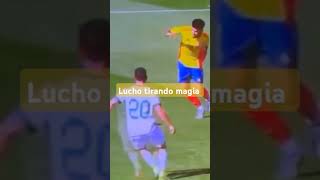 Luis Díaz tirando magia vs Bolivia