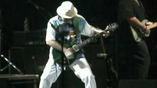 Carlos Santana y su poderoso solo de guitarra (Live your Light 2009 Chile)