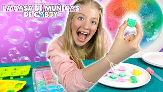 ¡CUBOS EFERVESCENTES CON LOS COLORES DEL ARCOÍRIS! | LA CASA DE MUÑECAS DE GABBY