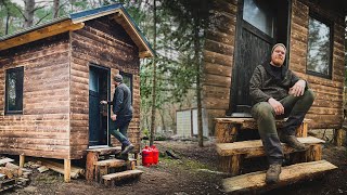 Werkstatt im Wald - Baumstammtreppe