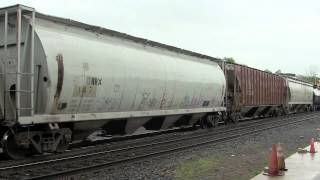 [HD] CSX Mixed Manifest Train Q427 at Palmer, MA