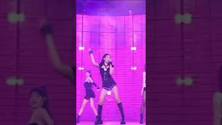 Blackpink Shutdown Live in Le gale paris #blackpink #jennie #lisa #trendingshorts #hotnews #topps