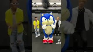 Sonic dancing some fresh moves #sonicthehedgehog