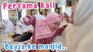 BEYZA IKUT SHALAT & SHALAWATAN DI MASJID, DUH GEMESNYA