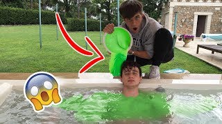 SLIME PRANK nella PISCINA ad un mio AMICO!!! *epico*