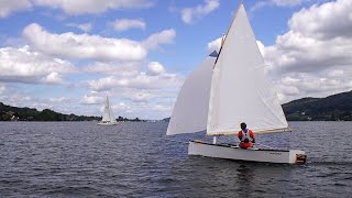 5m Goat Island Skiff auftakeln mit Gennaker und schwenkbarem Baum