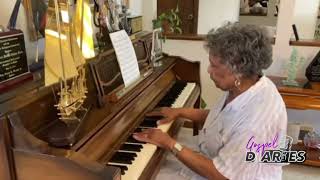 Mama Lou Della Evans At Home At Piano - Leaning On Jesus