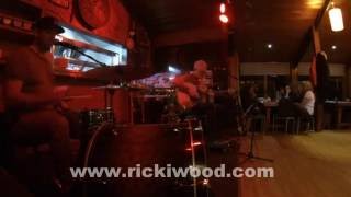 Ricki Wood & Matt McQuillen - LIVE @ The General, Mount Hotham VIC (covers mash up) 2016