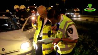 Eindhoven: Man rijdt met auto van snelweg N2