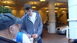 Wizards NBA Player Jan Vesely signing autographs - TopSignatures.com