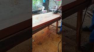 cleaning wood by electric planter makitec.