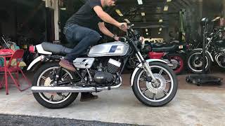 1978 Yamaha RD400 E - Cold Start, Idle, Walkaround