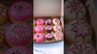 sesimple itu.. jadi motif yg berbeda beda #donat #hiasdonat