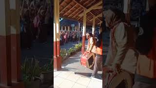 Viking Clap Kepala Sekolah SDN 1 Banyuresmi #shorts #youtubeshorts #vikingclap #youtube #viral