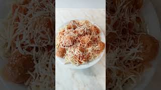 DELICIOUS 😋 MEATBALLS 😋 IN TOMATOES SAUCE 😋 WITH SPAGHETTI 🍝 AND CHEESE🙏🏽🥰🍝😋