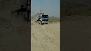 Respect to this truck driver #roadsafety #sanscarisumit #trafficrules #ytshorts