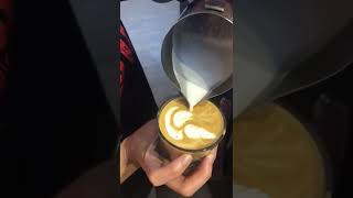 Swan latte Art | Picollo coffee