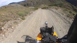 Carretera Austral en moto. Ruta X-899 por la ribera del Lago Cochrane. Aysén, Chile. 6 dic 2020