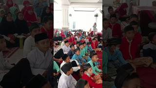 menggema sholawat dan lagu Rahmatul Lil alamin dalam rangka memperingati maulid nabi Muhammad saw