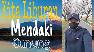 Liburan TKI Korea Mendaki Gunung