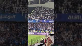 جمهور الهلال يردد لجمهور العين : عيناوي يغرق في الموج الأزرق #shorts #football