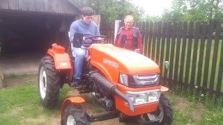 Уралец 220 классный трактор 1 и 4 скорость. Uralets 220 cool tractor 1 and 4 speed