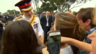 Prince HARRY doesn't like SELFIES | Viral Videos