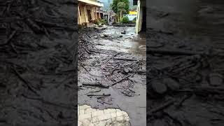 Desa Sempol kawah Ijen Bondowoso banjir bandang lumpur.