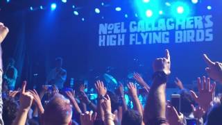 Noel Gallagher's High Flying Birds - Don't Look Back In Anger Live (Madrid 08-04-2016)