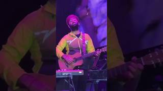 Arijit Singh Live: Tere hawaale kar diya 😌