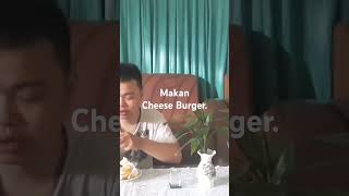 Andy Balala Makan Cheese Burger Shorts. #food #shortsvideo