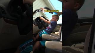 4 Jähriger klaut Auto um Süssigkeiten zu kaufen.                    #deutsch #trending #youtubeshort