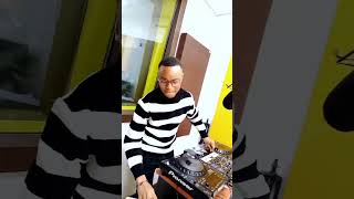 Iyanii- Cheat on me Juggling on @ghettoradio895 #youtube #shorts #dj #shortvideo #short