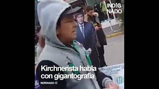 kIRCHNERISTA INSULTA A GIGANTOGRAFÍA DE MILEI PENSANDO QUE EFECTIVAMENTE ES EL.