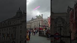 Tom Cruise in Piccadilly Circus!!LOL#london#shorts#piccadilly#piccadillycircus#uk