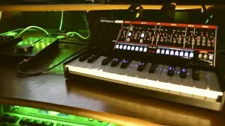 Roland JU-06 demo