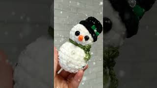 Снеговиков много не бывает))) Именно таких вяжем вместе на Дзене!😉⛄⛄⛄