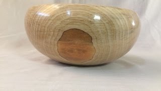 Wood turning - Deep Bowl Turning from  beautiful Ash!