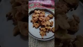 baarish m pakode k mze #shorts #pakoda #ytshorts #viralshorts #pakodarecipe #chaipakoda #kanishklife