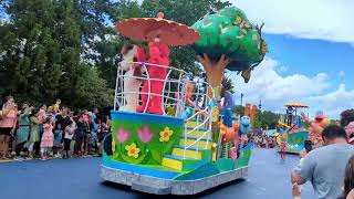 SESAME PLACE FULL PARADE AUGUST 2022. AVENTURAS EN PLAZA SESAMO